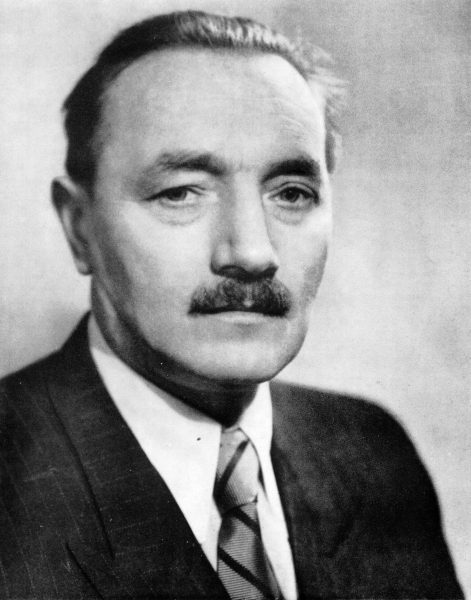 Portret Bolesława Bieruta, który był stałym elementem wystroju gabinetów komunistycznych dygnitarzy, musiał je opuścić po zmianach ustrojowych.
