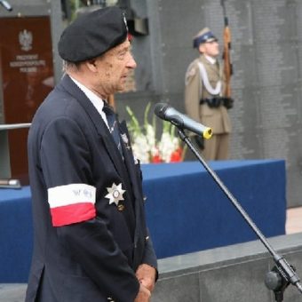Gen. bryg. Zbigniew Ścibor-Rylski podczas uroczystości z okazji 63. rocznicy powstania warszawskiego, zdjęcie wykonano 30 lipca 2007. 