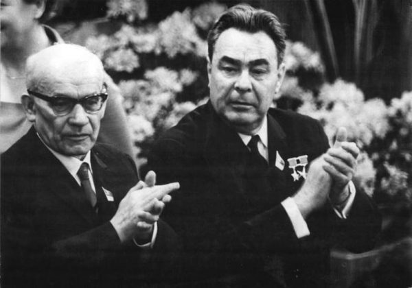 Ekipie Gomułki zawdzięczamy dwie kadencje w Radzie Bezpieczeństwa. Na zdjęciu z Breżniewem na VII Zjeździe SED w Berlinie w 1967 roku.
