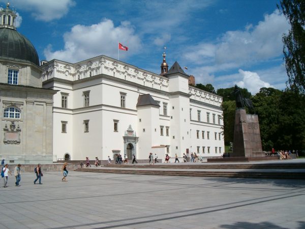 Zamek Dolny jest dziś jedną z atrakcji turystycznych Wilna.
