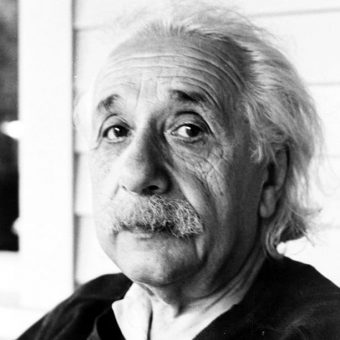 Einstein na zdjęciu z lat 50. 