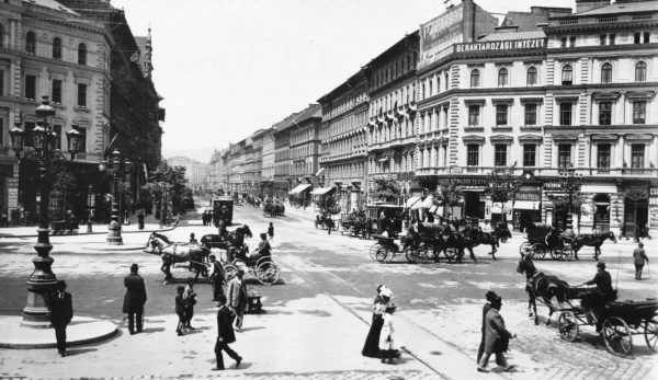 Oktogon, widok w stronę bulwaru Teresy i dworca Nyugati, około 1897 roku