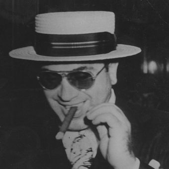 Al Capone zbił prawdziwą fortunę na handlu alkoholem w czasie prohibicji.