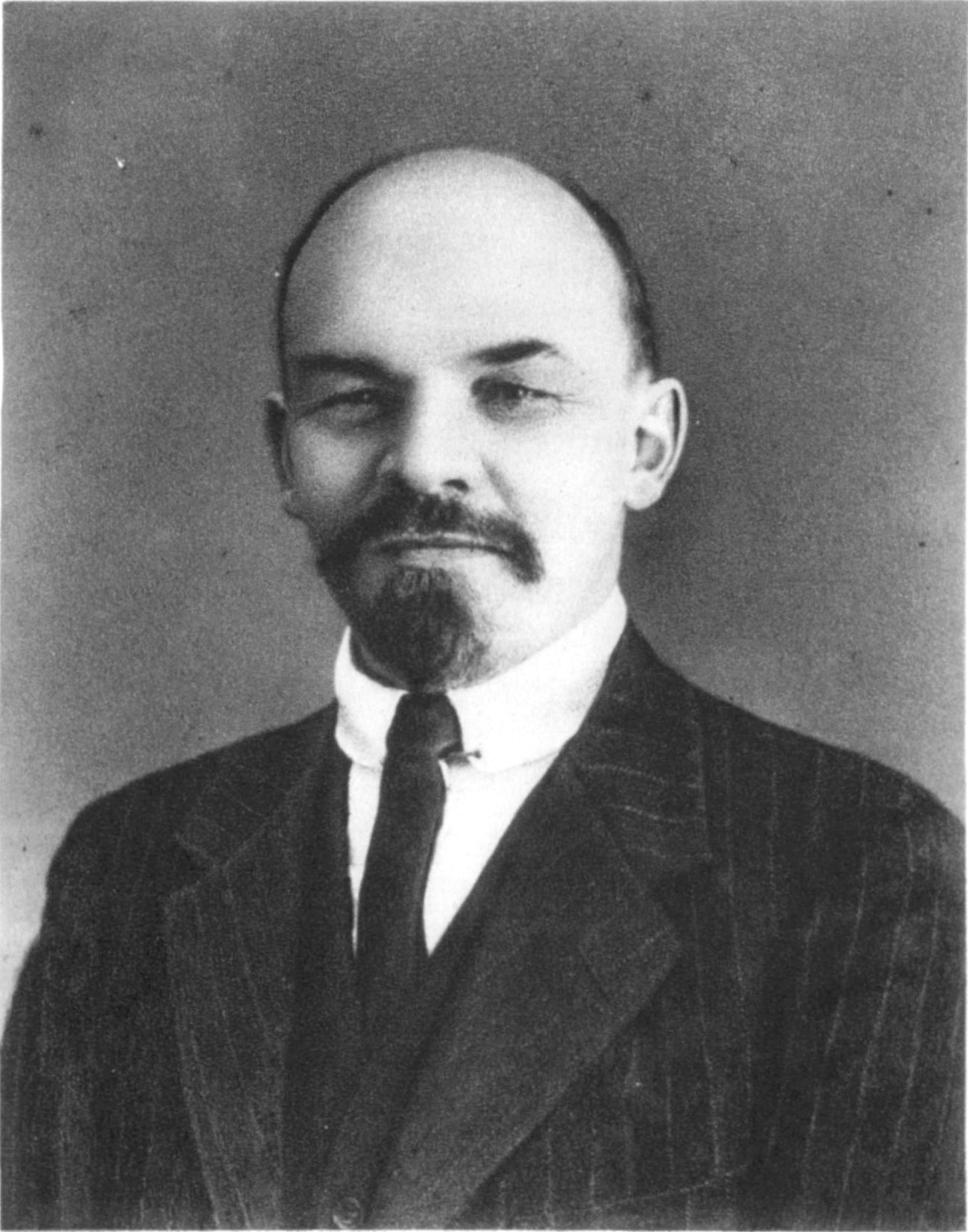 Rewolucyjne wrzenie w Rosji zaskoczyło Lenina, przebywającego właśnie w Szwajcarii. Zdjęcie wykonane przez Wilhelma Pliera w 1916 roku w Zurychu.