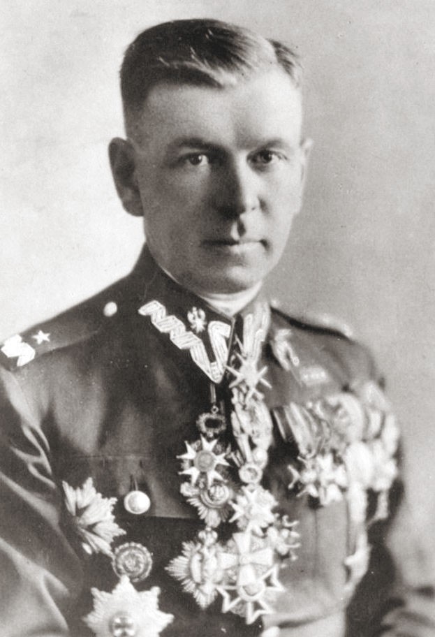 Szef Departamentu Lotnictwa płk. Ludomił Rayski był kompletnym dyletantem, ale wykazywał ponadprzeciętne zdolności wymiatania z wojska "niepożądanego" elementu.