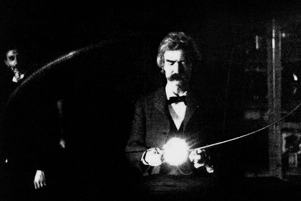 W nowojorskim laboratorium Tesli pojawiały się takie osobistości jak chociażby światowej sławy pisarz Mark Twain. Zdjęcie z 1894 roku.