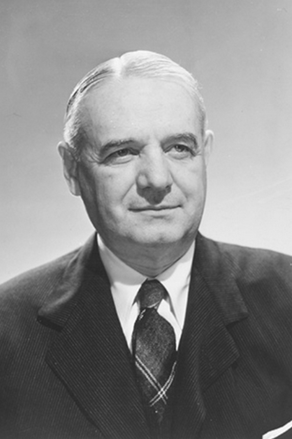 William Donovan (na zdjęciu) był szefem OSS czyli Biura Służb Strategicznych - agencji wywiadowczej Stanów Zjednoczonych działającej w latach 1942-1946. Głównymi zadaniami OSS było gromadzenie i analiza materiału strategicznego oraz planowanie operacji specjalnych.