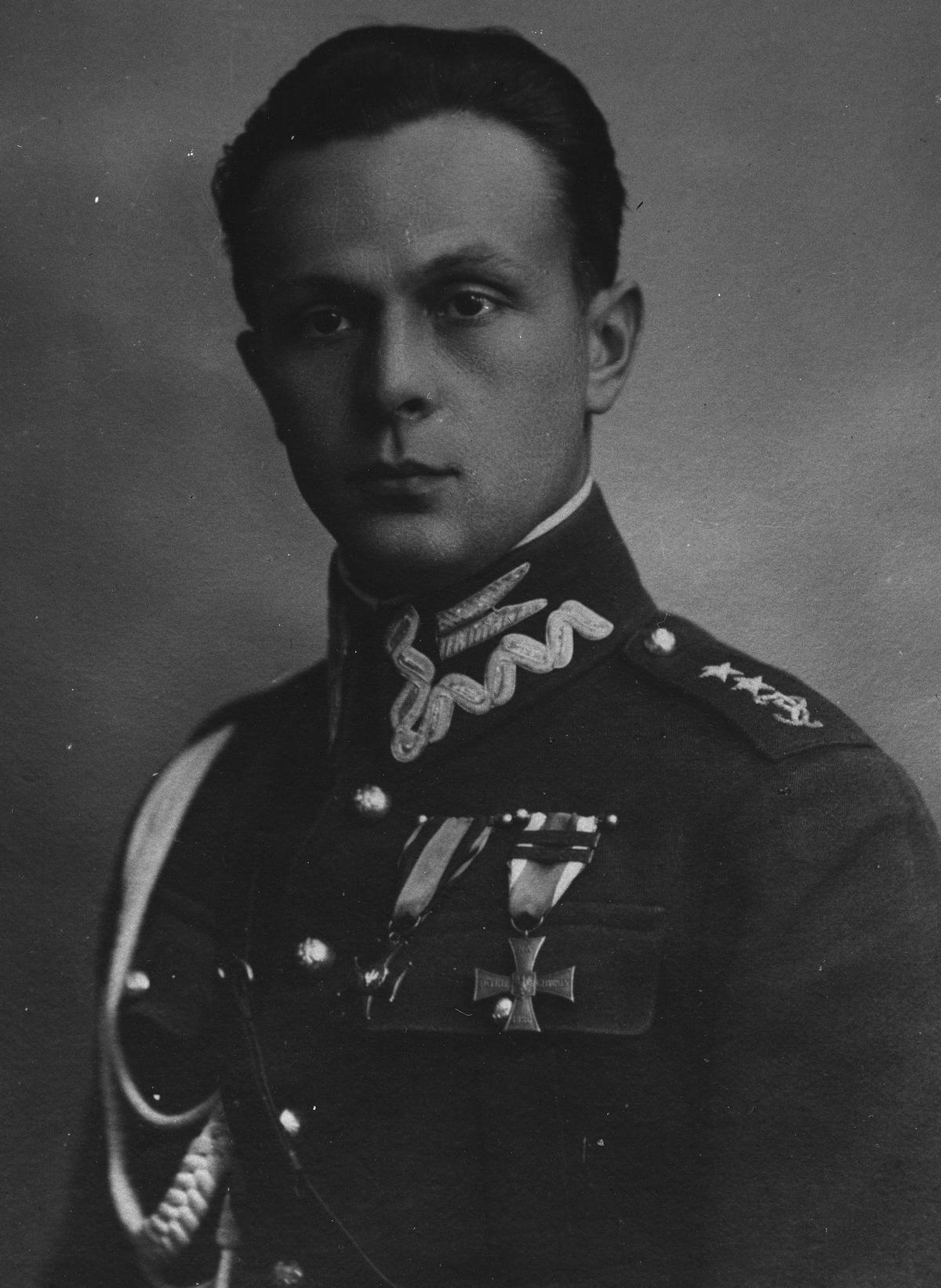 Adiutant marszałka Józefa Piłsudskiego rotmistrz Aleksander Hrynkiewicz.