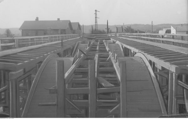 Budowa mostu żelbetowego nieopodal Jasła na obszarze Centralnego Okręgu Przemysłowego. 1938 rok