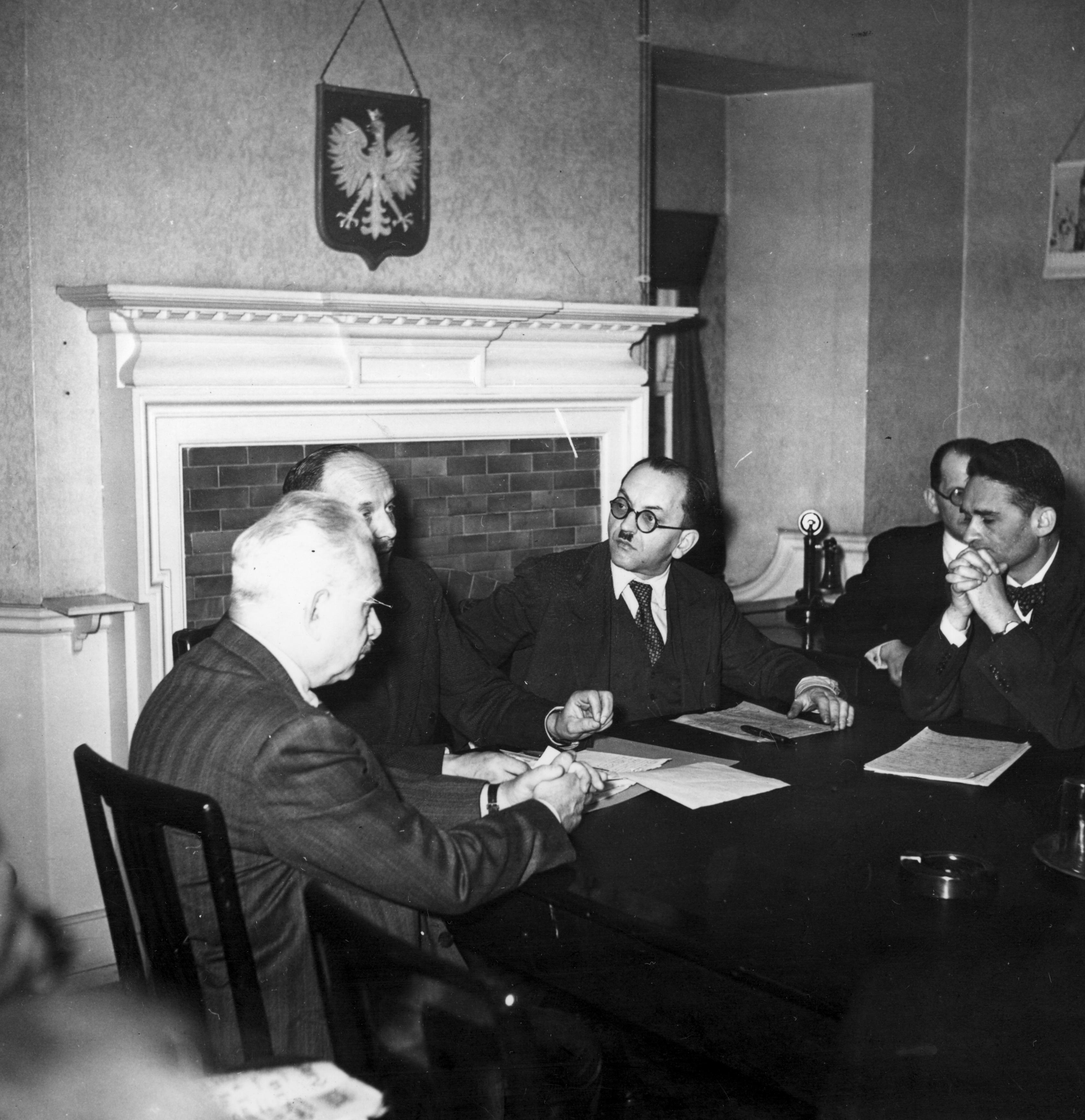 Posiedzenie Rady Pomocy Żydom w 1944 roku.