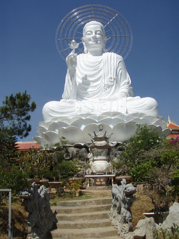 Posąg Buddy w Wietnamie (fot. domena publiczna)