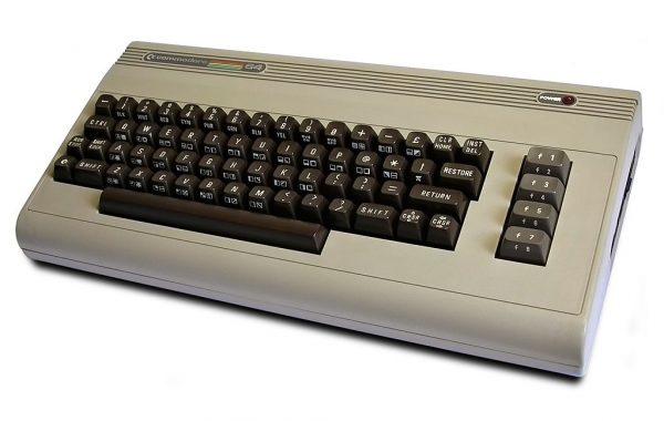 Commodore 64 był komputerem domowym powstałym w latach 80-tych XX wieku i był dotychczas najlepiej sprzedającym się komputerem w historii informatyki - osiągnął wynik 17 milionów sprzedanych egzemplarzy.