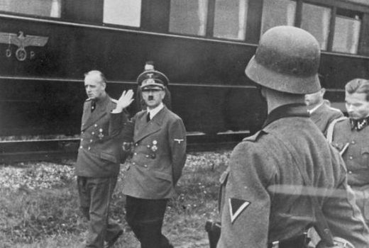 Adolf Hitler na wizycie inspekcyjnej podczas kampanii wrześniowej.