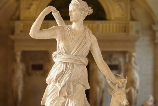 Artemida w Luwrze - rzymska kopia rzeźby Leocharesa.
