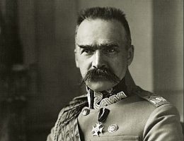 Roman Giertych uważa, że PiS nie przez przypadek nawiązuje do Sanacji i Piłsudskiego