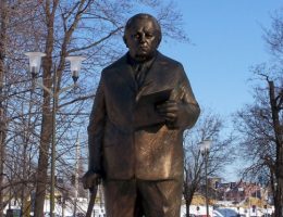 Pomnik Jerzego Ziętka (Zdjęcie opublikowane na licencji CC BY-SA 3.0, autor: Lestat).