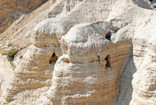 Jaskinie Qumran (fot. Denis Jarvis, lic. CC BY-SA 2.0)