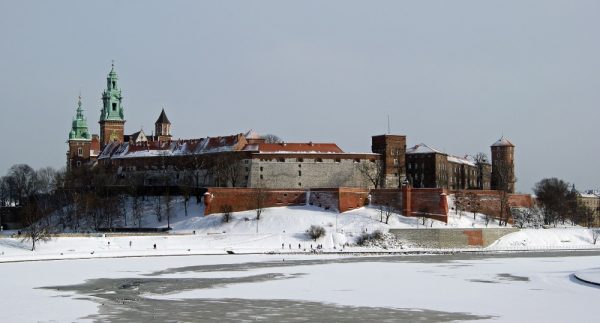 Wawel miał znaczenie symboliczne. Dlatego Karol Gustaw swą obecność w Krakowie rozpoczął od udania się na słynne wzgórze (fot. Zygmunt Put Zetpe0202, lic. GFDL)