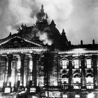 Dekret ograniczający prawa obywatelskie został wydany tuż po pożarze Reichstagu.