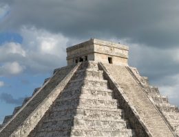 Dzieło cywilizacji Majów Chichen Itza (fot. Fcb981, lic. CC BY-SA 3.0)