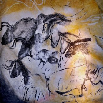Paleolityczne malowidła ścienne z jaskini Chauveta we Francji