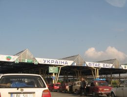 Przejście graniczne z Ukrainą (fot. Go Travel, lic. CCA 2.0)