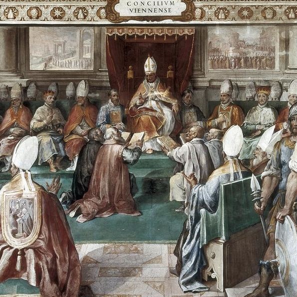 Zakon templariuszy został oficjalnie zlikwidowany podczas soboru w Vienne, któremu przewodził papież Klemens V.