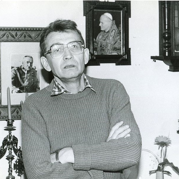 Jednym z założycieli ROPCiO był Leszek Moczulski.