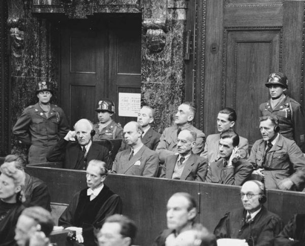 W tak zwanym procesie ministerstw sądzono szereg wysoko postawionych funkcjonariuszy III Rzeszy.