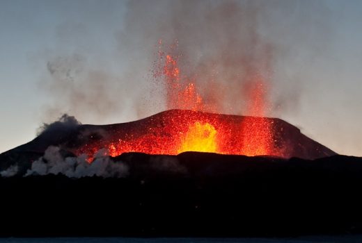 Erupcja wulkanu na Islandii (fot. Olikristinn, lic. CCA-SA 3.0 U)