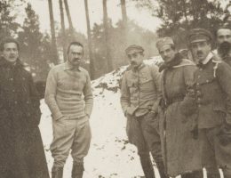 Piłsudski i oficerowie podczas kampanii wołyńskiej