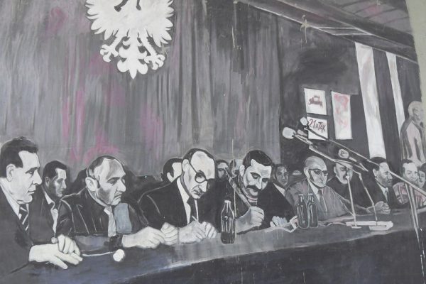 Podpisanie porozumień sierpniowych w Gdańsku, w sali BHP - mural w Gdańsku (fot. domena publiczna)