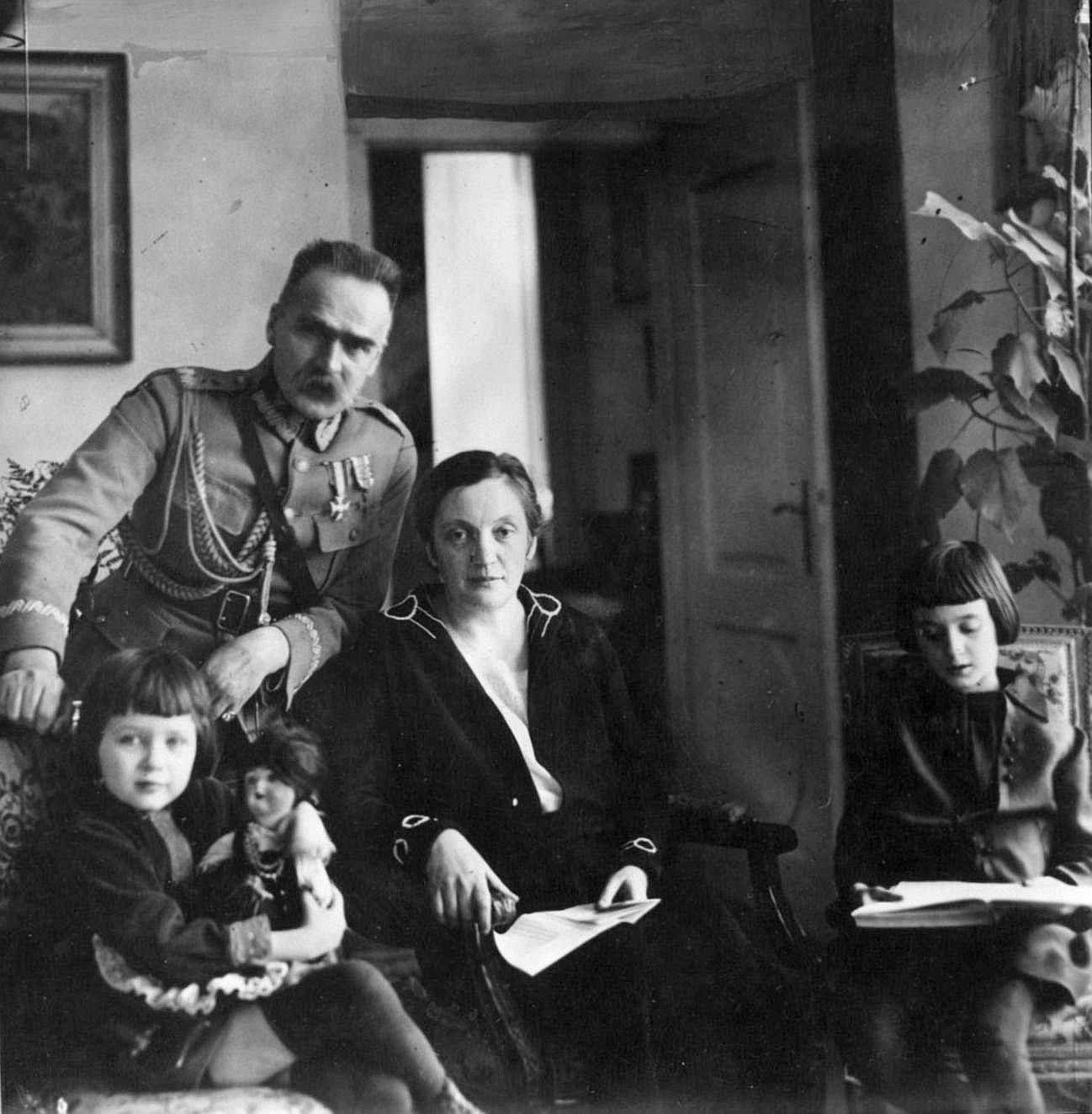 Działaczką ruchu kobiecego była także żona Józefa Piłsudskiego, Aleksandra.