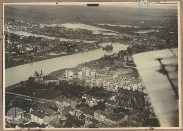 Kazimierz, Dębniki, Zwierzyniec. Krakowskie dzielnice na fotografii lotnicze z 1925 roku.