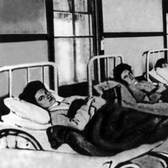 Mary Mallon w szpitalnym łóżku (fot. domena publiczna)