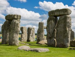 Stonehenge (fot. ExtraMilePhotoUK, lic. CCA-SA 3.0 U)