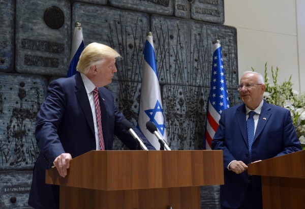 Donald Trump i Reuven Rivlin (fot. חיים צח Government Press Office of Israel - Haim Zach, lic. CCA SA 4.0)