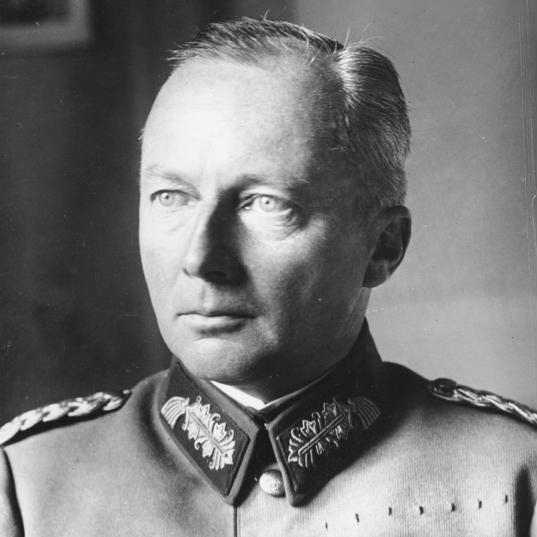 Feldmarszałek Günther von Kluge, dowódca niemieckiej 4 Armii.