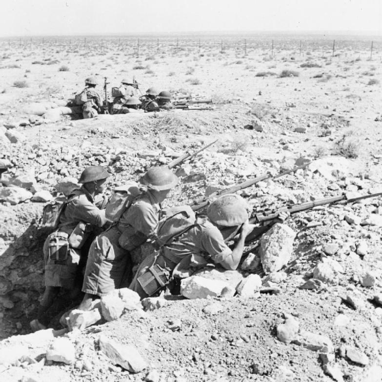Żołnierze australijscy na pozycjach obronnych pod Tobrukiem.