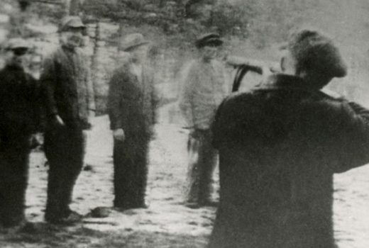 Zdjęcie na którym uwieczniono jedną z wielu egzekucji Polaków z Pomorza.