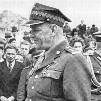 Oddziałami 1 i 2 Dywizji Piechoty dowodził generał Zygmunt Berling.
