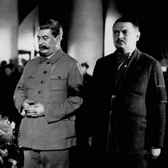 Konferencję zwołano z inicjatywy Józefa Stalina. Przewodniczył jej Andriej Żdanow.
