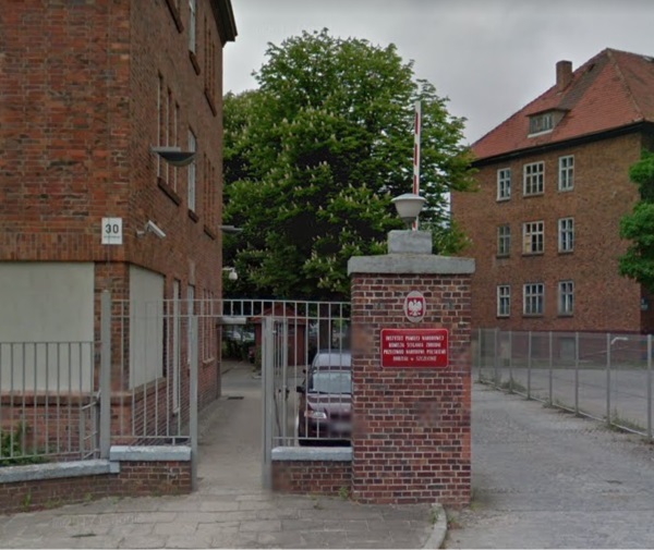 Jeden z budynków należących do Instytutu Pamięci Narodowej w Szczecinie (fot. Google Street View)