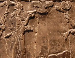 Jehu, król północnego królestwa Izraela składający hołd Salmanasarowi III (fot. Steven G. Johnson, lic. CC BY-SA 3.0)