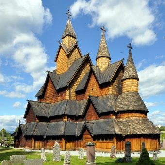 Kościół klepkowy w Heddal w Norwegii, którego początki sięgają XIII wieku (fot. Micha L. Rieser)
