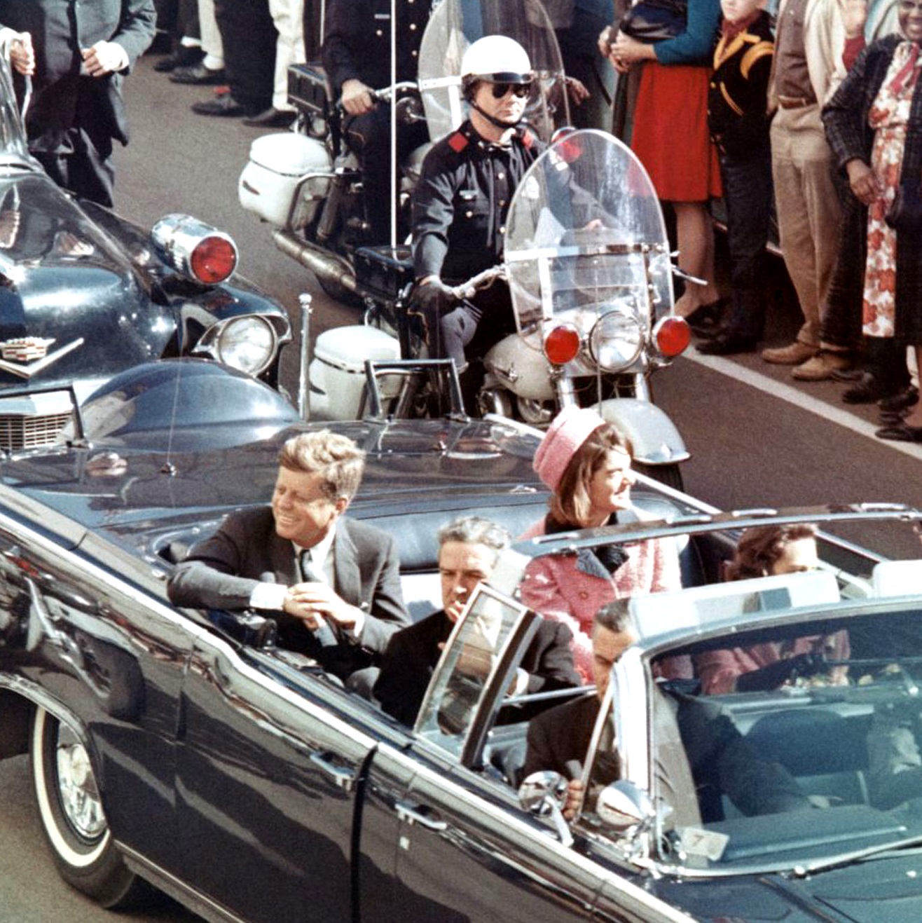 Prezydent pojawił się w Dallas, by rozpocząć kampanię przed planowanymi na jesień 1964 roku wyborami.
