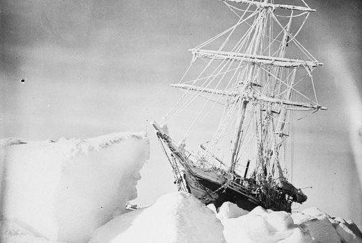 Statek "Endurance" uwięziony w lodzie (fot. domena publiczna)