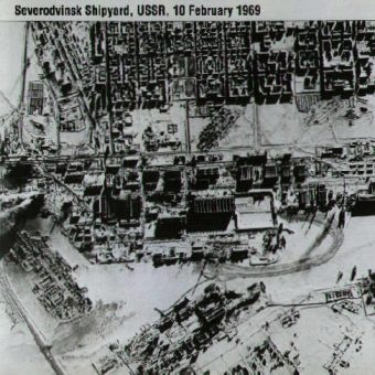 Port w Siewierodwińsku sfotografowany w 1969 roku przez amerykańskiego satelitę szpiegowskiego w ramach programu Corona.