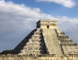 Naukowcy mają nadzieję, że znajdą tunel łączący jaskinię ze słynną piramidą Majów nazywaną El Castillo.