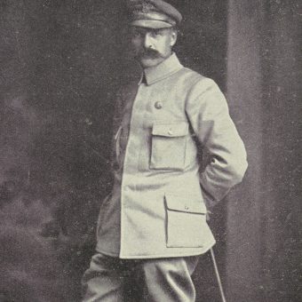 Przed wybuchem I wojny światowej Piłsudski działał w ruchu oporu i zajmował się organizowaniem zamachów terrorystycznych.